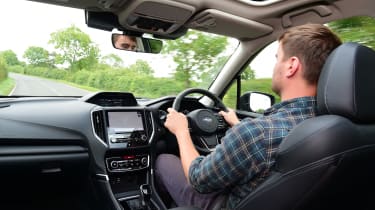 Subaru Forester — за рулем в движении